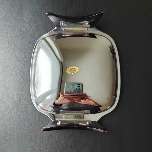 Glo Hill - Gourmates small square cake serving tray with red bakelite hanlles - Picture 8 of 12